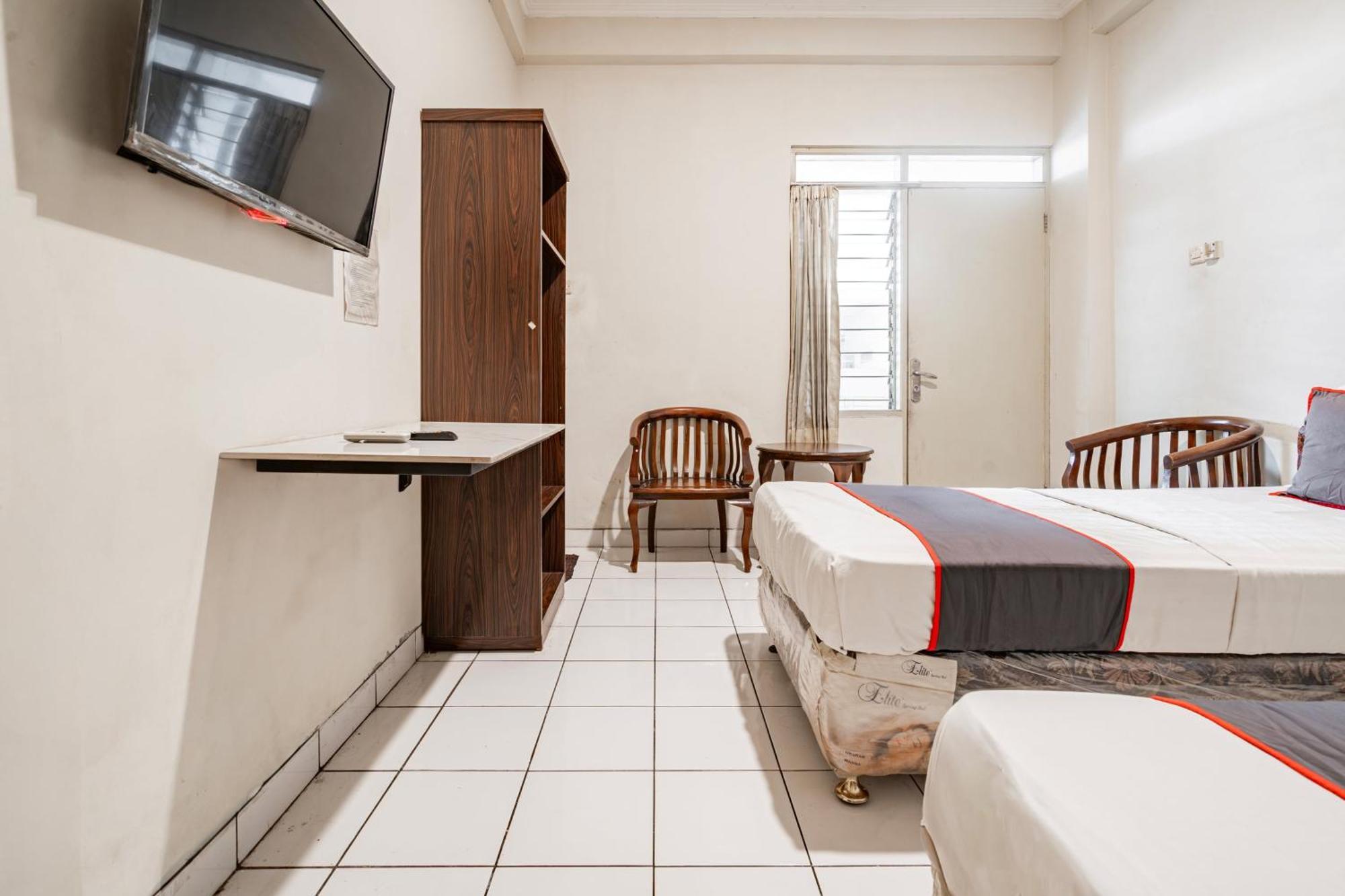 Collection O Hotel Sanira Bandung Exterior photo