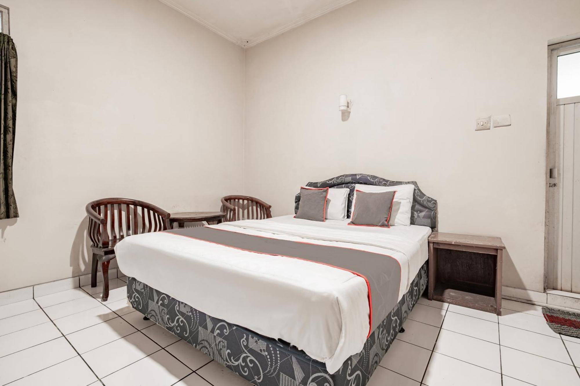 Collection O Hotel Sanira Bandung Exterior photo