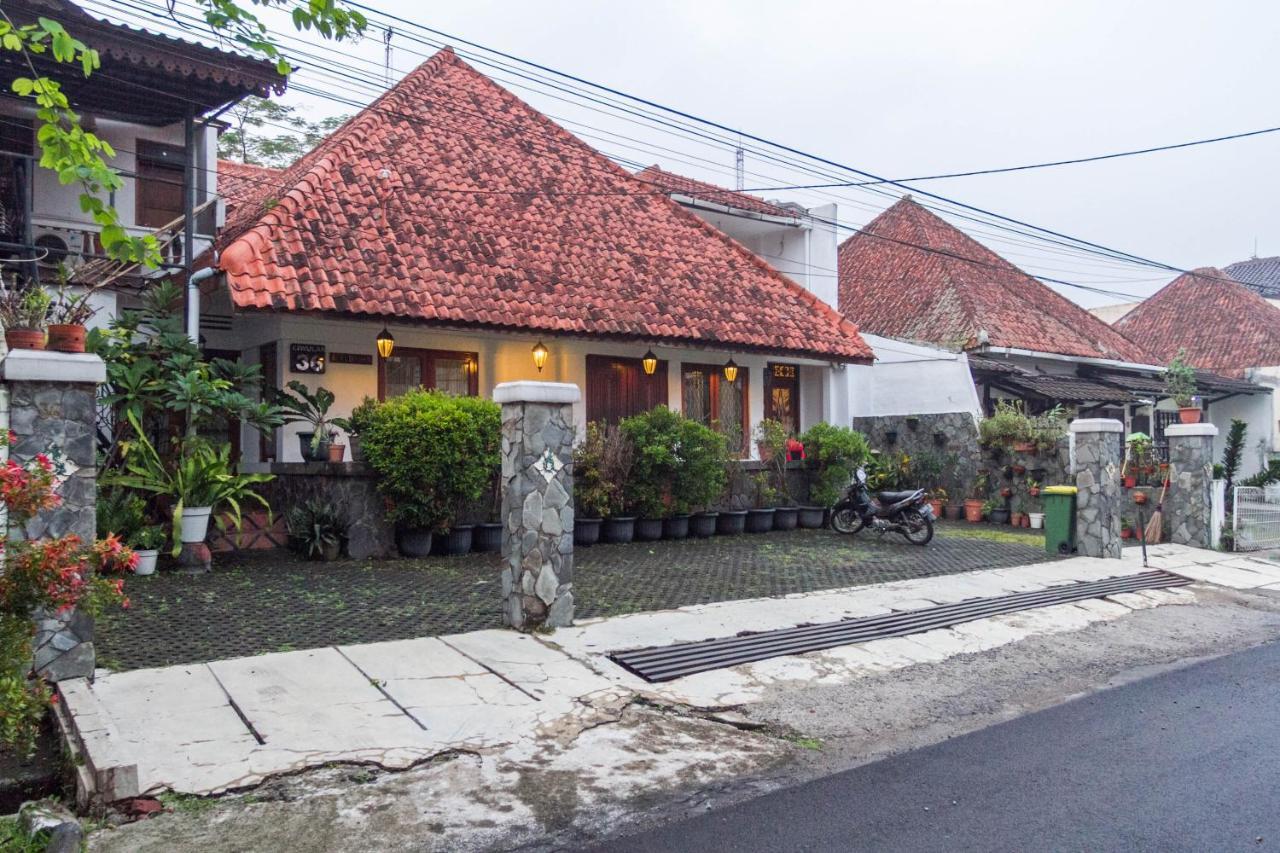 Reddoorz Near Gasibu Bandung Hotel Exterior photo